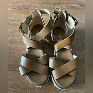 Camel brown 1 inch platform sandal espadrille Michael Kors *NWOT*